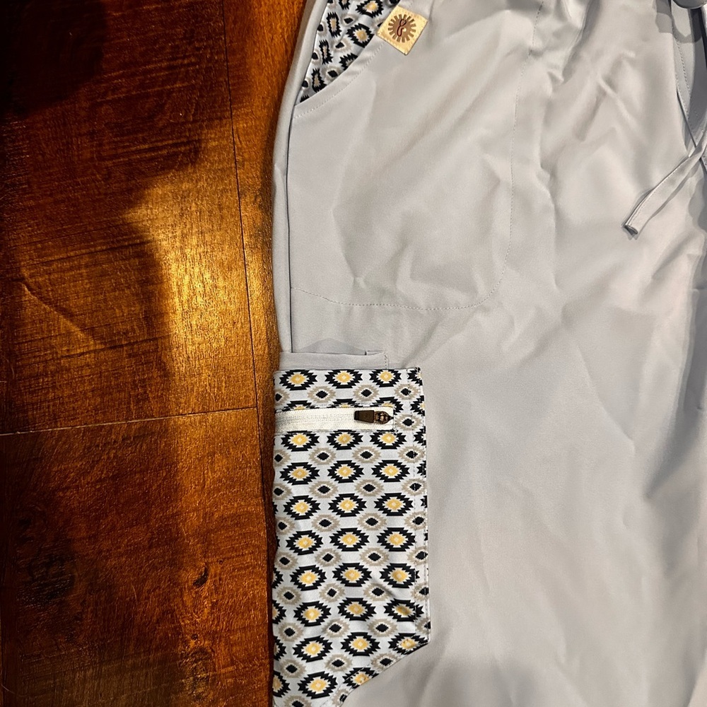Ceil Blue Scrub Jogger Pants | Patterned Pocket Detail | Elastic Waist - Picture 5 of 11